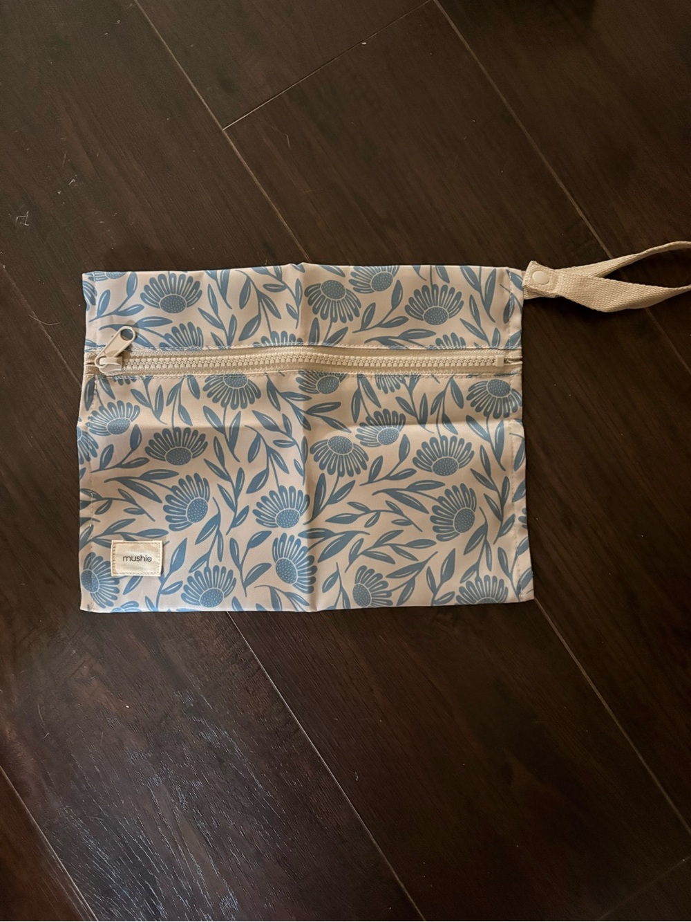 NWOT Mushie Blue Flowers Water Resistant Wet Bag